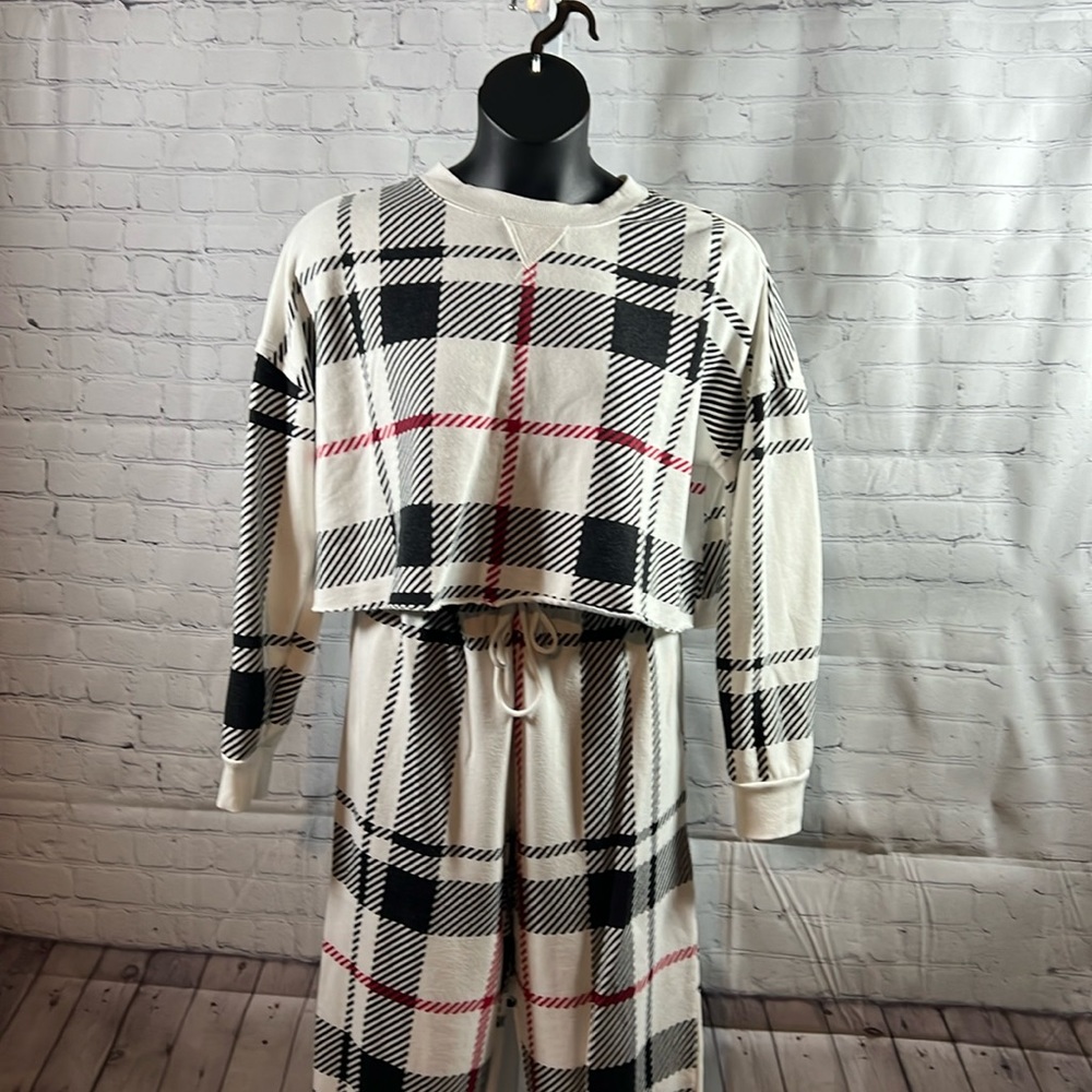Colsie 2Pc Athleisure Pajama PJ Set. XL Crop top w/pocketed sweatpants. EUC.